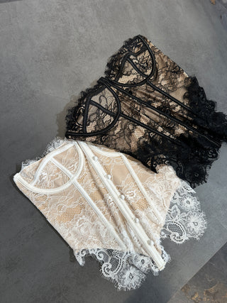 Corpetto in pizzo nero