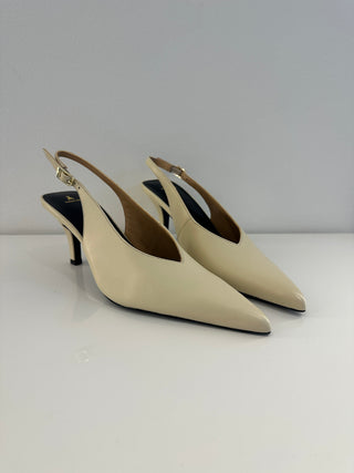 Scarpa con tacco slingback