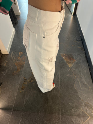 Jeans bianco con rotture