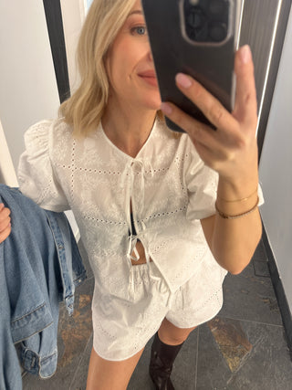 Camicia in pizzo bianco