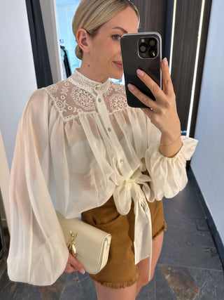 Camicia con laccio bianco burro
