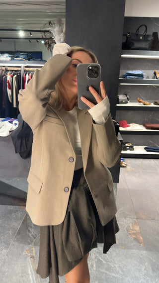 Giacca due bottoni beige