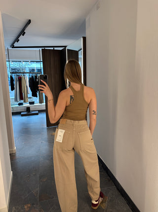 Top scollo all’americana beige