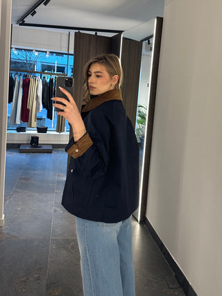 Giubbotto blu con zip
