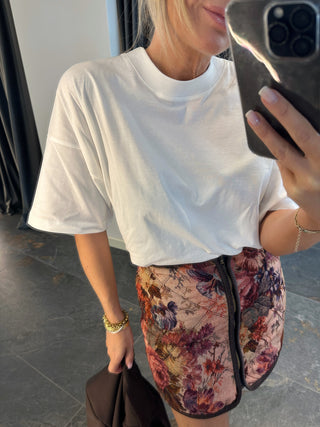 T-shirt bianca over