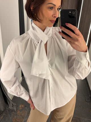 Camicia in cotone bianco