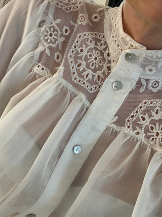 Camicia con laccio bianco burro