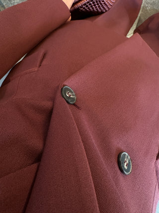 Giacca doppiopetto con arriccio bordeaux