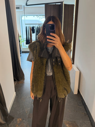 Gilet in ecopelliccia verde