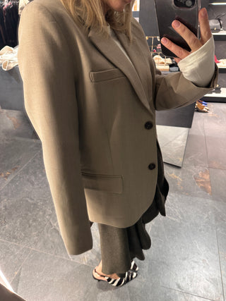 Giacca due bottoni beige