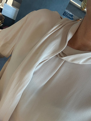 Camicia in viscosa con collo a fusciacca