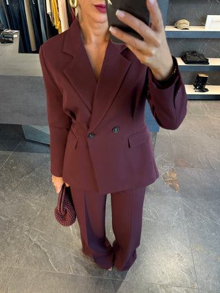 Giacca doppiopetto con arriccio bordeaux