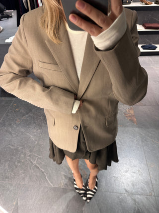 Giacca due bottoni beige