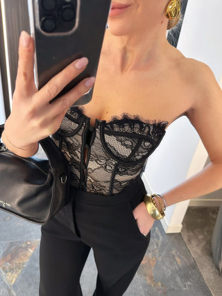 Corpetto in pizzo nero