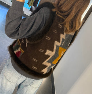Gilet etnico in lana ed ecofur